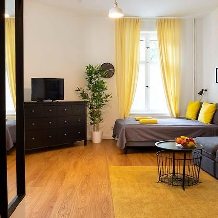 Shabby Chic Plus Self Checkin And Free Street Parking Берлин Екстериор снимка