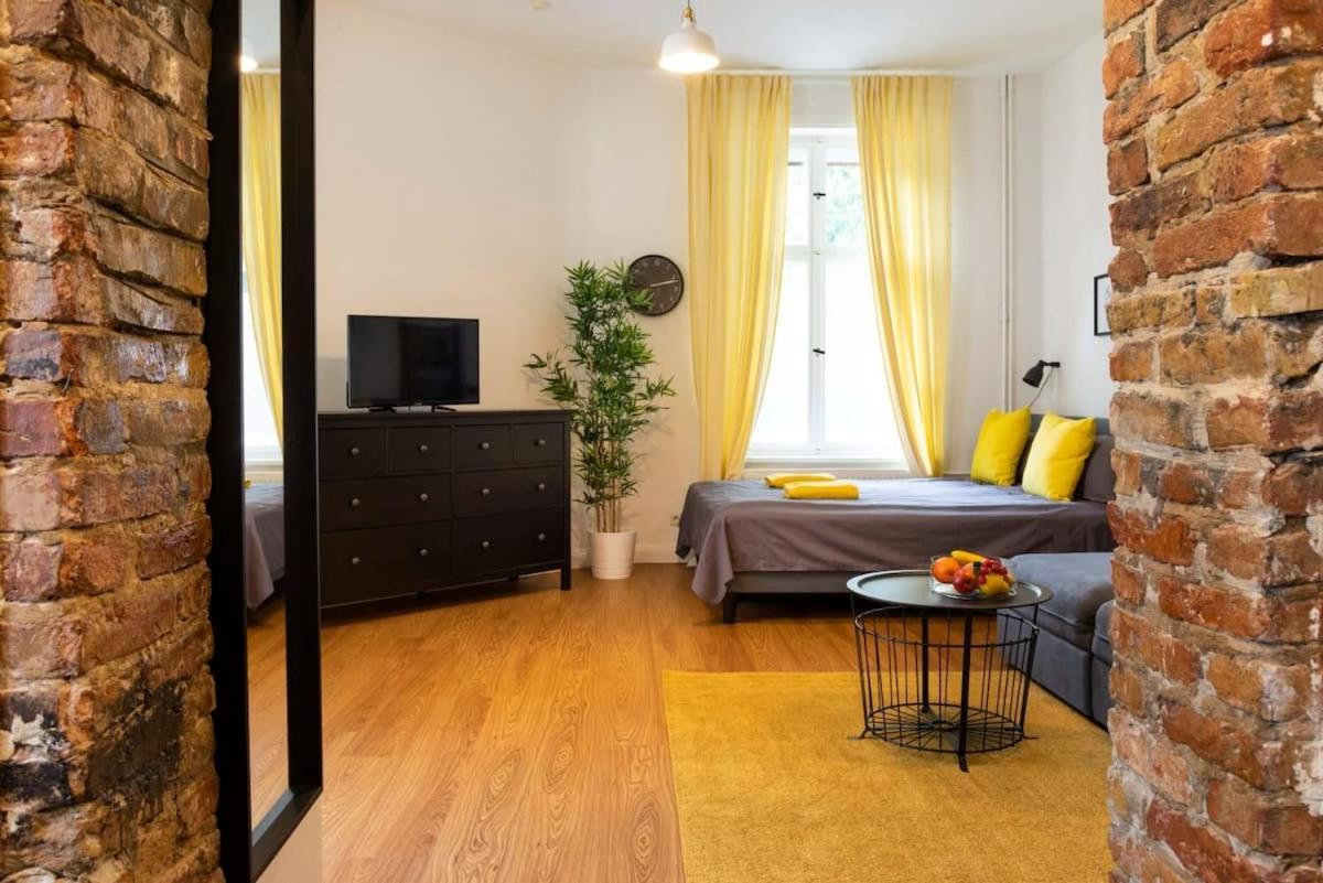 Shabby Chic Plus Self Checkin And Free Street Parking Берлин Екстериор снимка